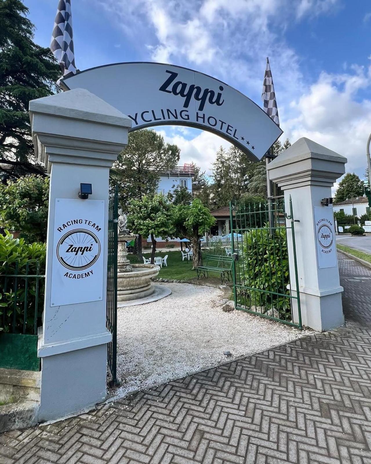 ריולו טרמה Zappi Cycling Hotel מראה חיצוני תמונה